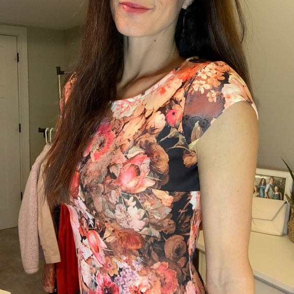 🌸 New York and Company Fitted Midi Dress - Picture 4 of 12